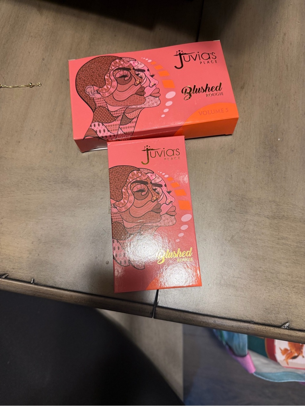 Juvia's Place Blushed Rouge Palette - Coral Pink & Orange volume 5